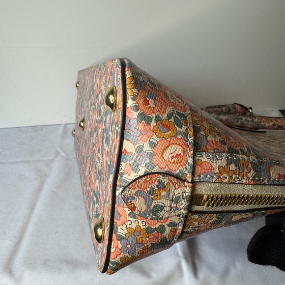 Gucci Floral Liberty Canvas Top-Handle Duffel — Coral, Beige, Green - Picture 5 of 12